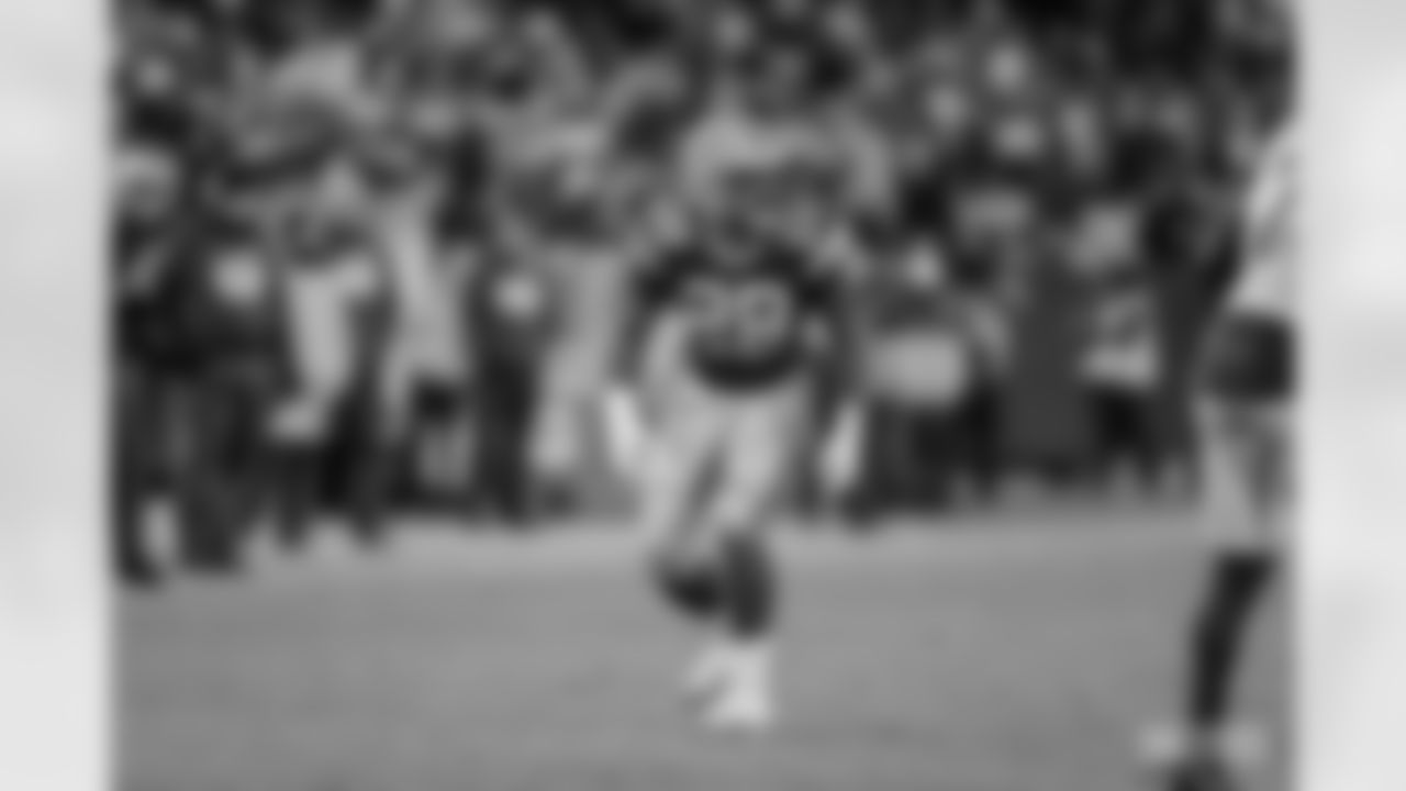 RB AJ Dillon