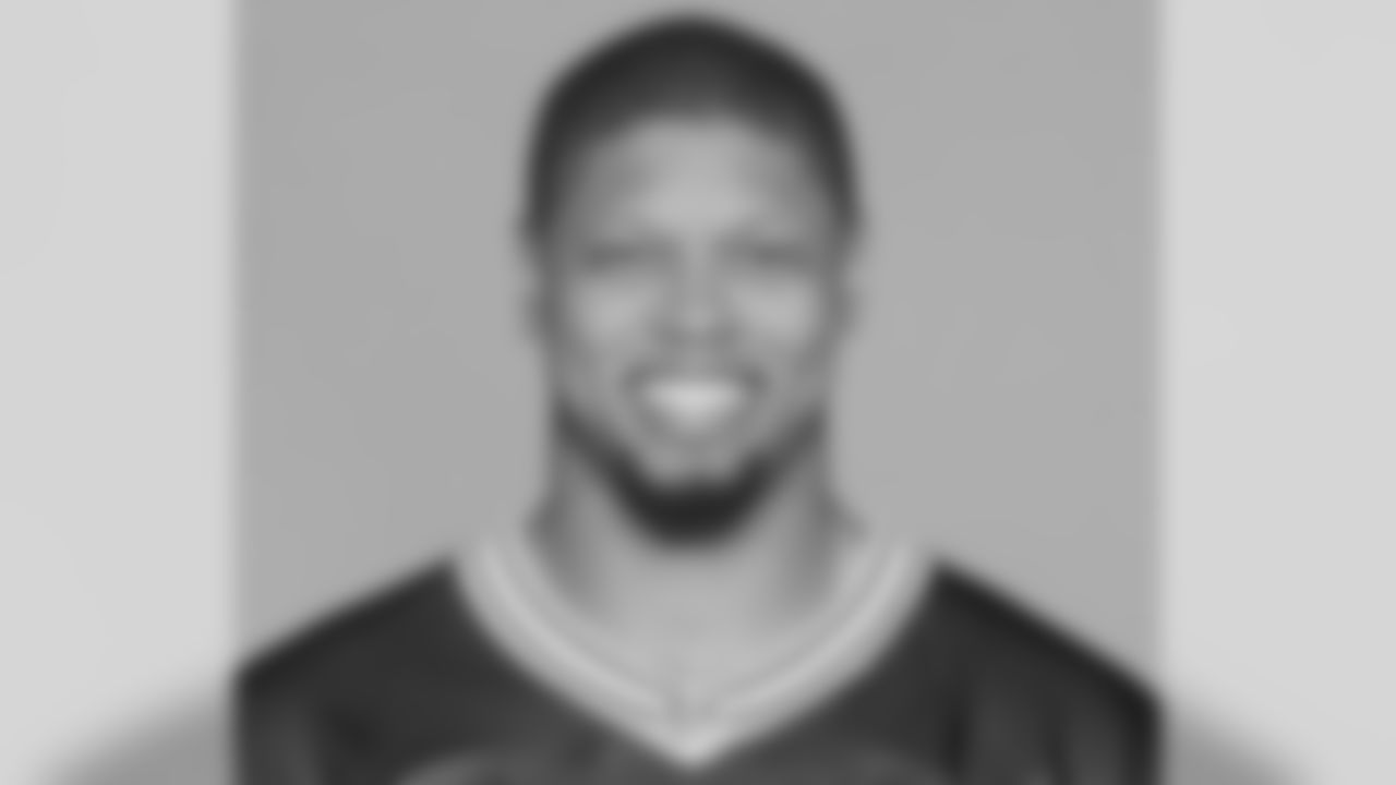 53 — LB Nick Perry