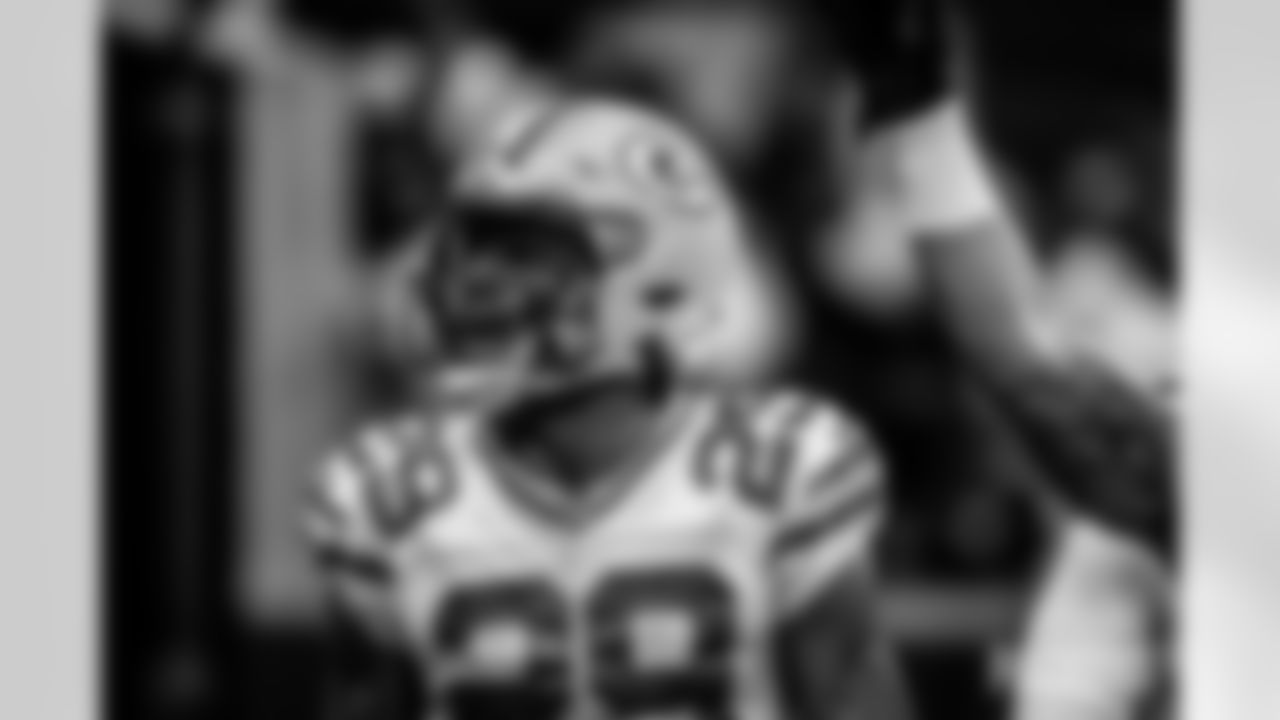 packers-falcons-batch-2-pravecek05