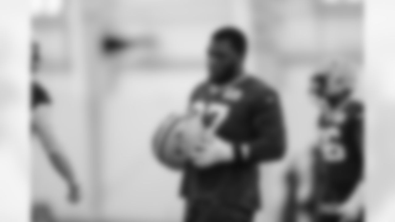 DL Kenny Clark