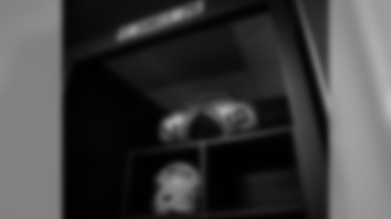 180923-locker-room-fedexfield-bobber-6