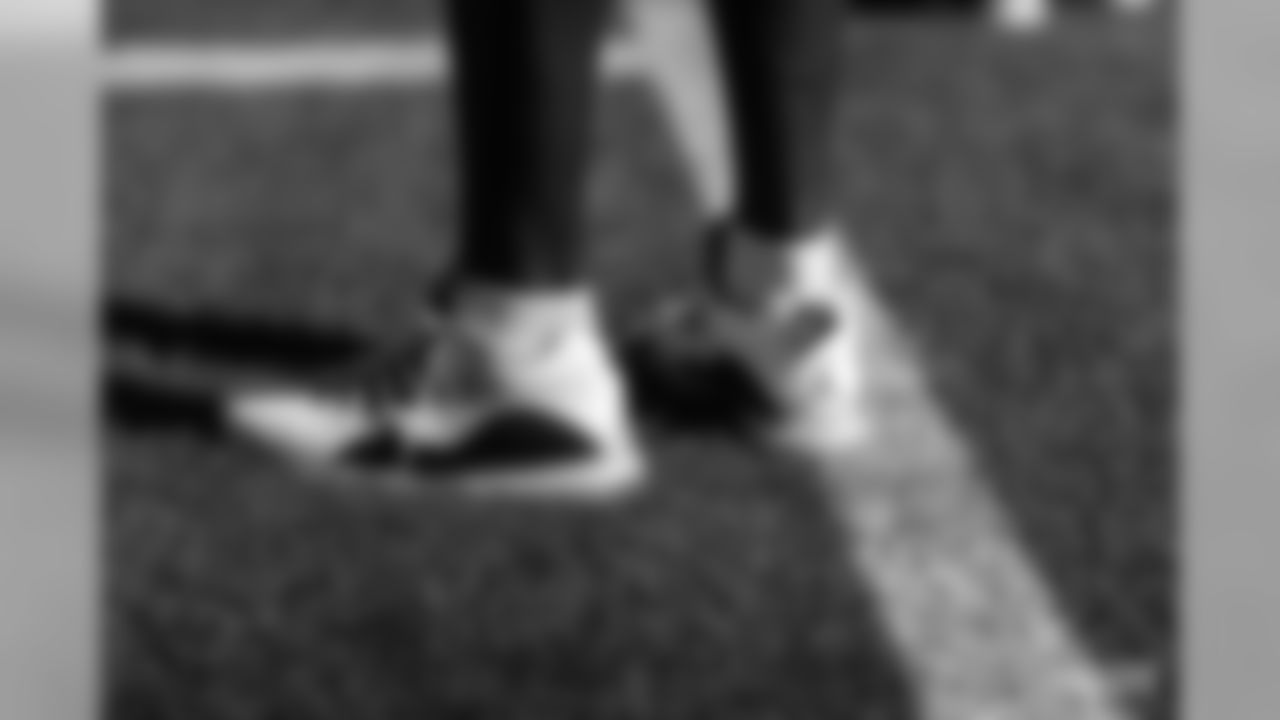 WR Davante Adams' shoes