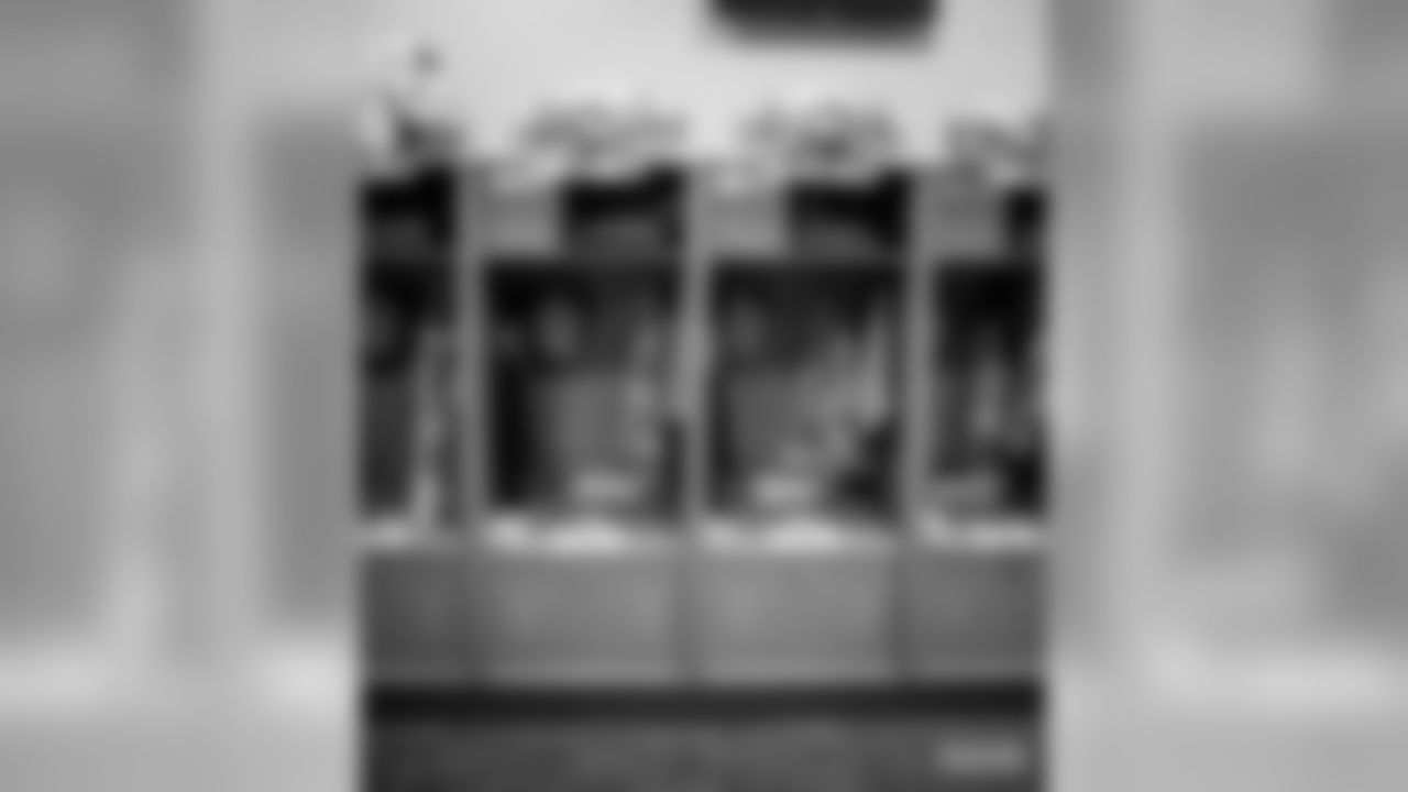 191201-packers-locker-room-bobber-WM-18