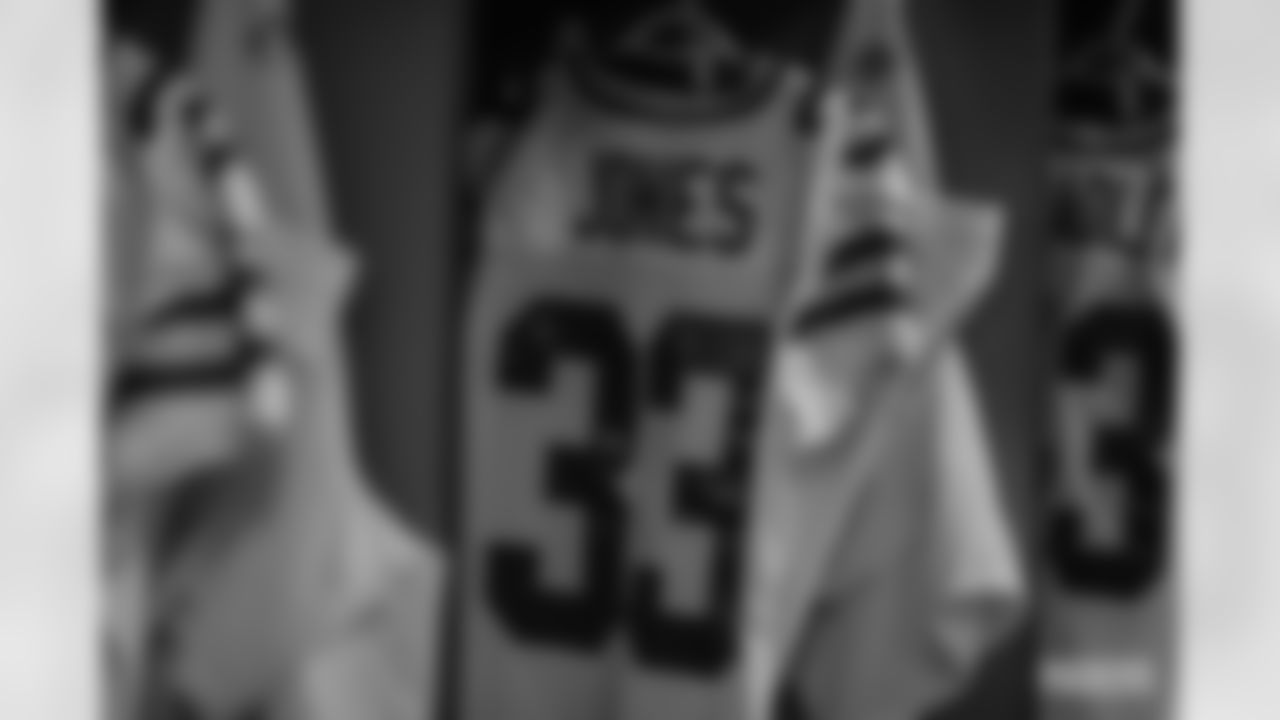 210926-locker-room-gallery-256011