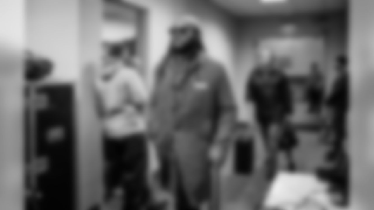191201-packers-arrive-NYG-2-bobber-WM-1