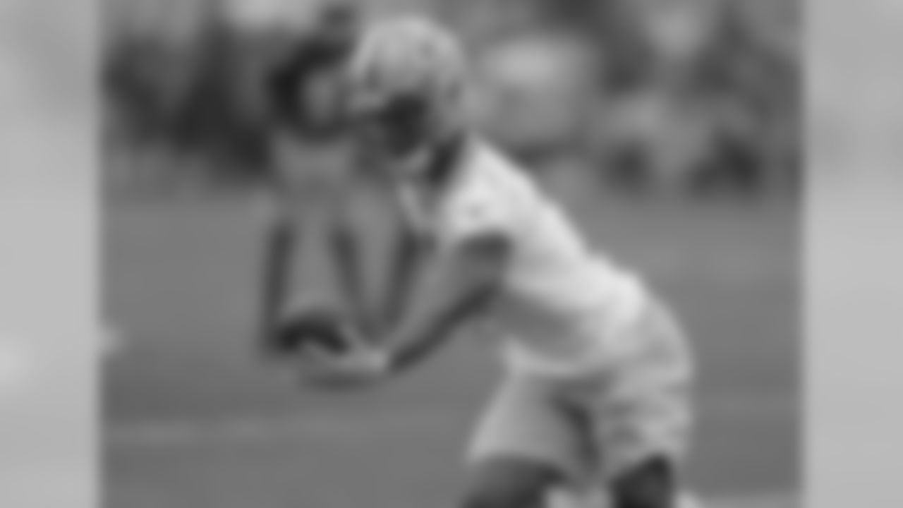 WR Jawill Davis