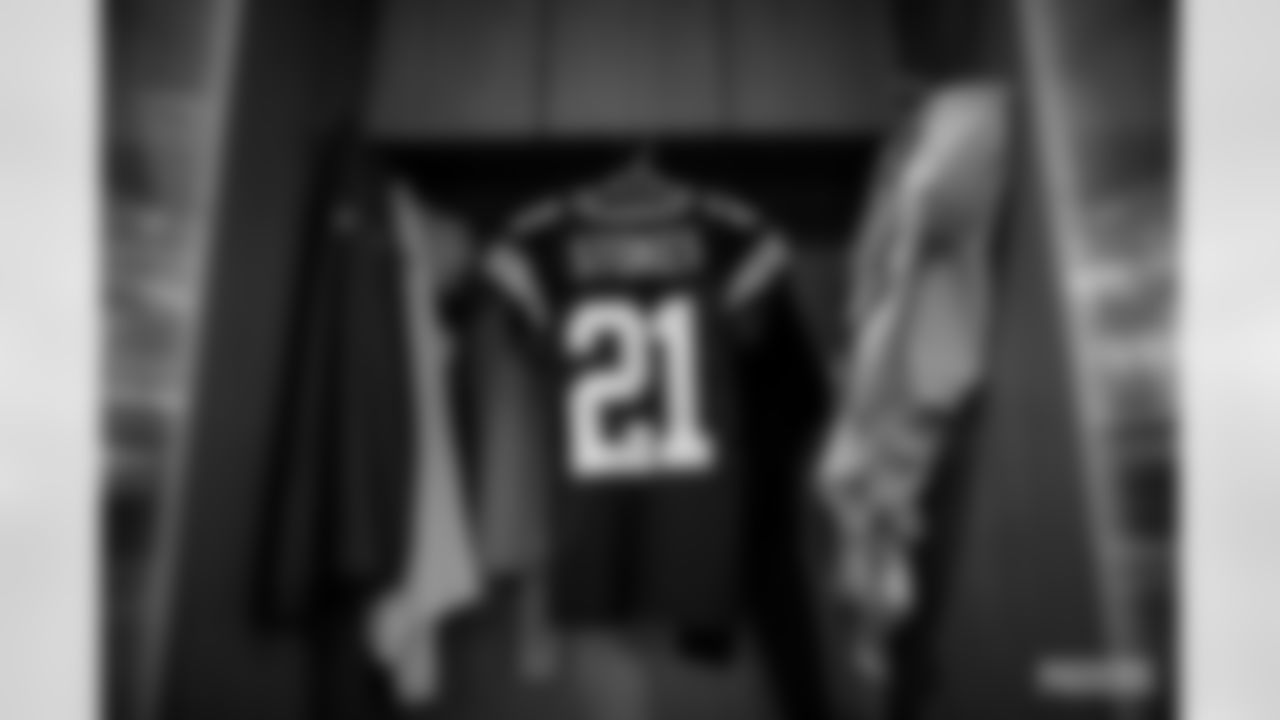 210920-locker-room-gallery-256009