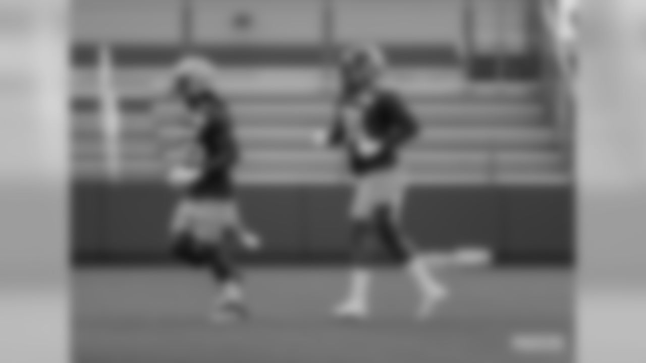 LB Za'Darius Smith and LB Preston Smith