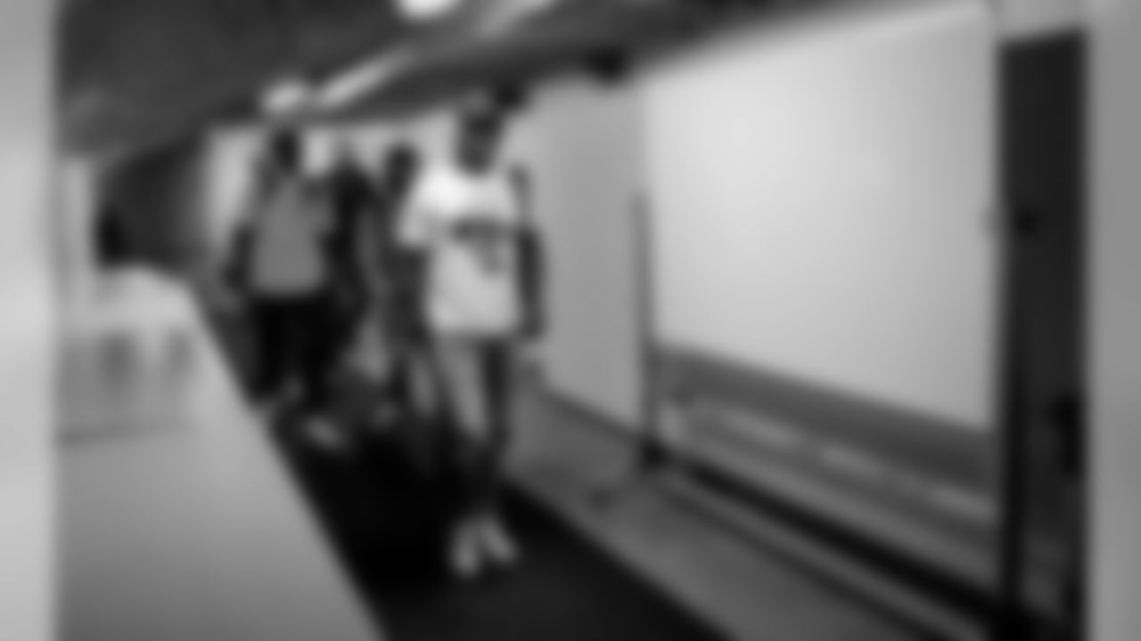 190822-stadium-arrival-bobber-41