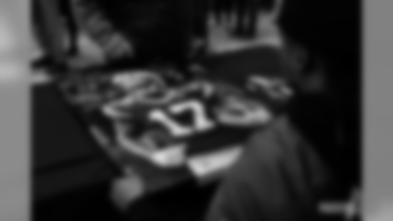 191216-salvation-army-signings-56