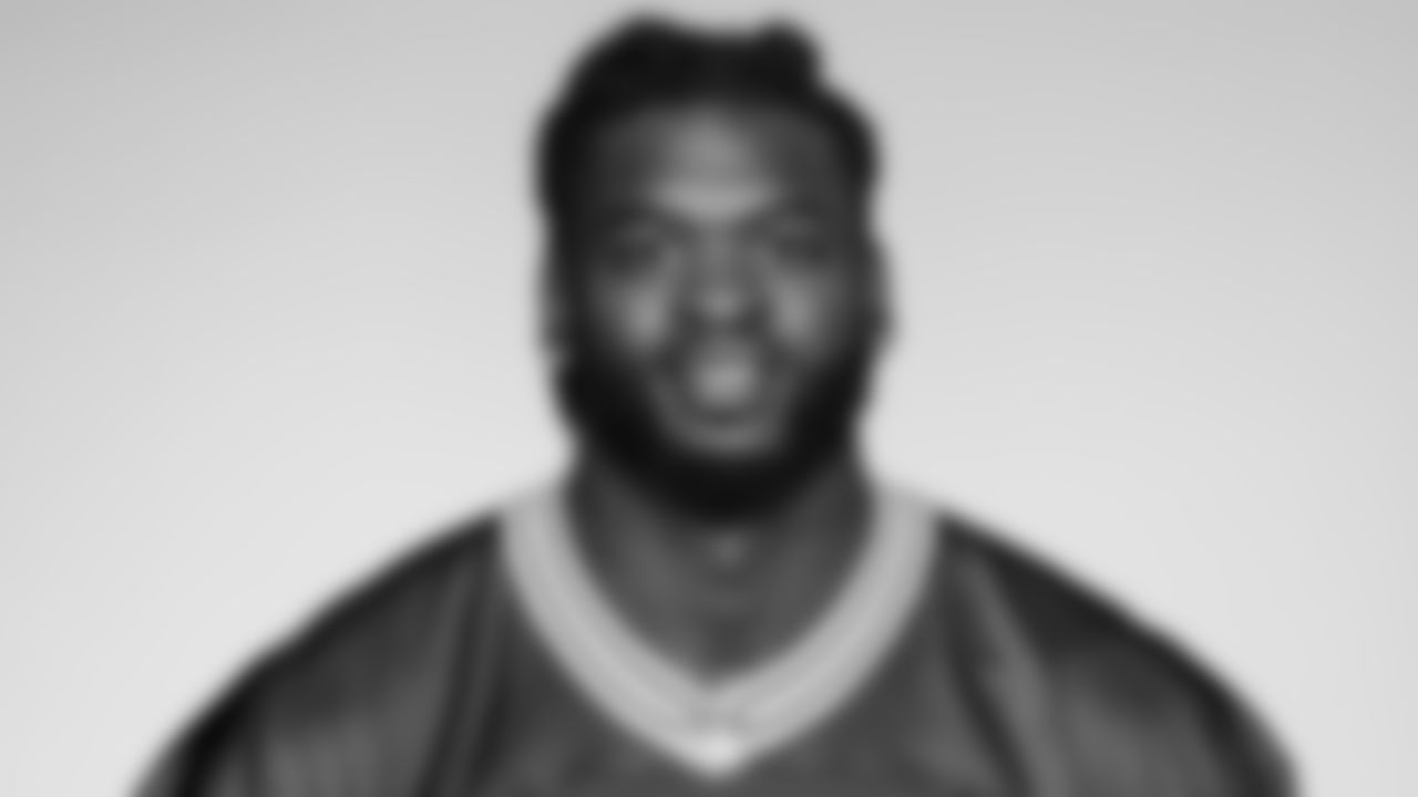 LB Brenton Cox Jr.