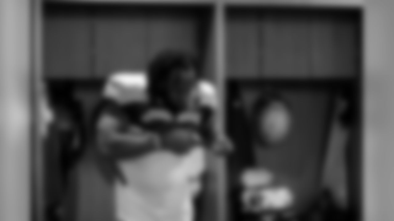 181001-locker-room-pass-01
