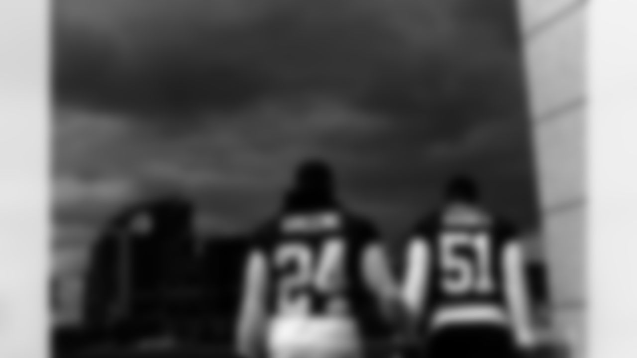 S Raven Greene & LB Krys Barnes