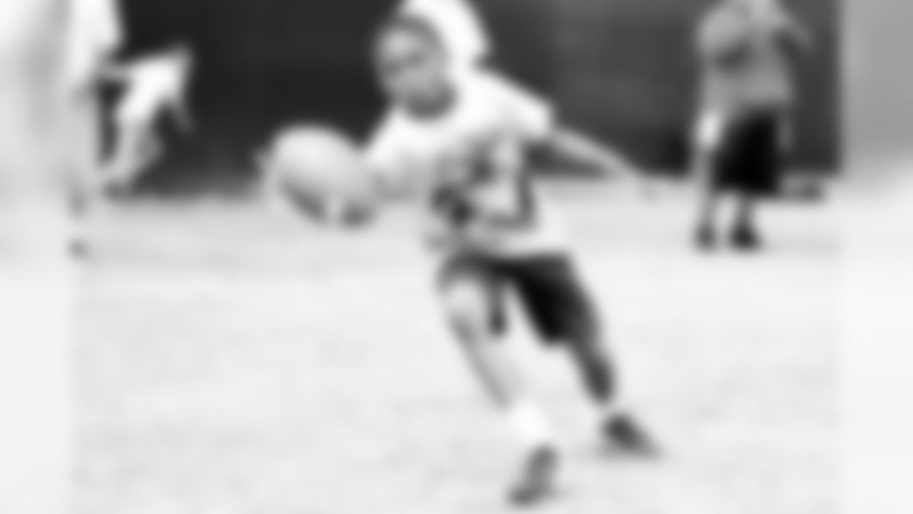 180619-marcedes-lewis-football-camp-23