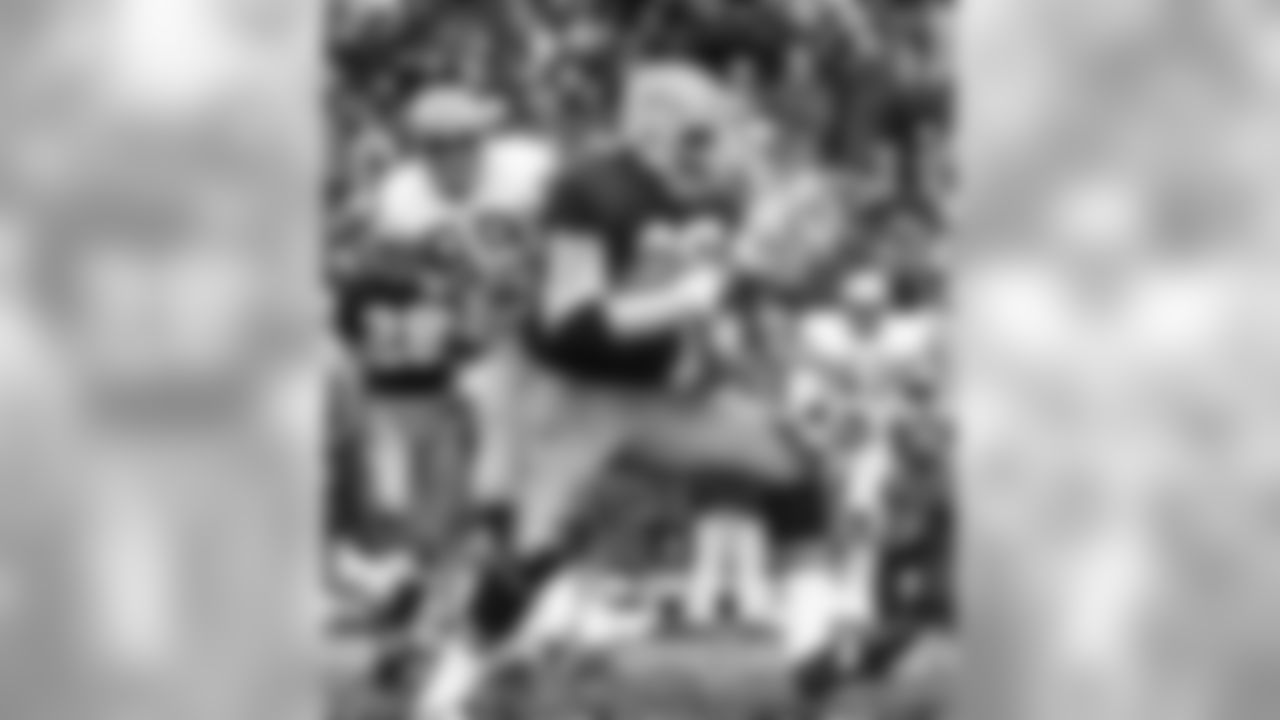 #89 - Dave Robinson (1963-72)