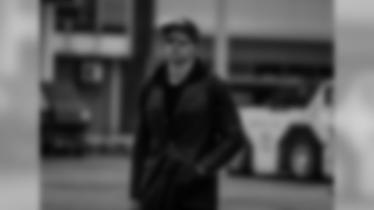 181124-packers-arrive-minneapolis-siegle-17