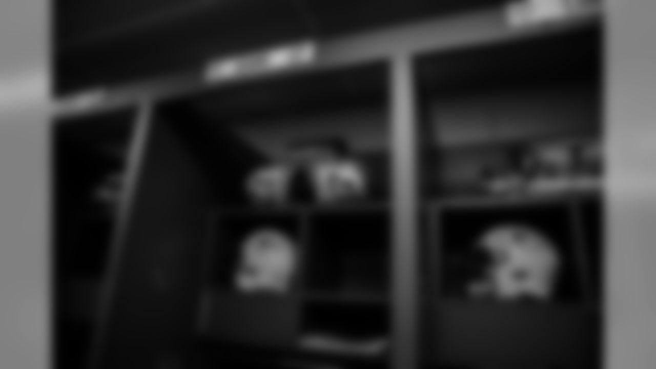 180923-locker-room-fedexfield-bobber-24