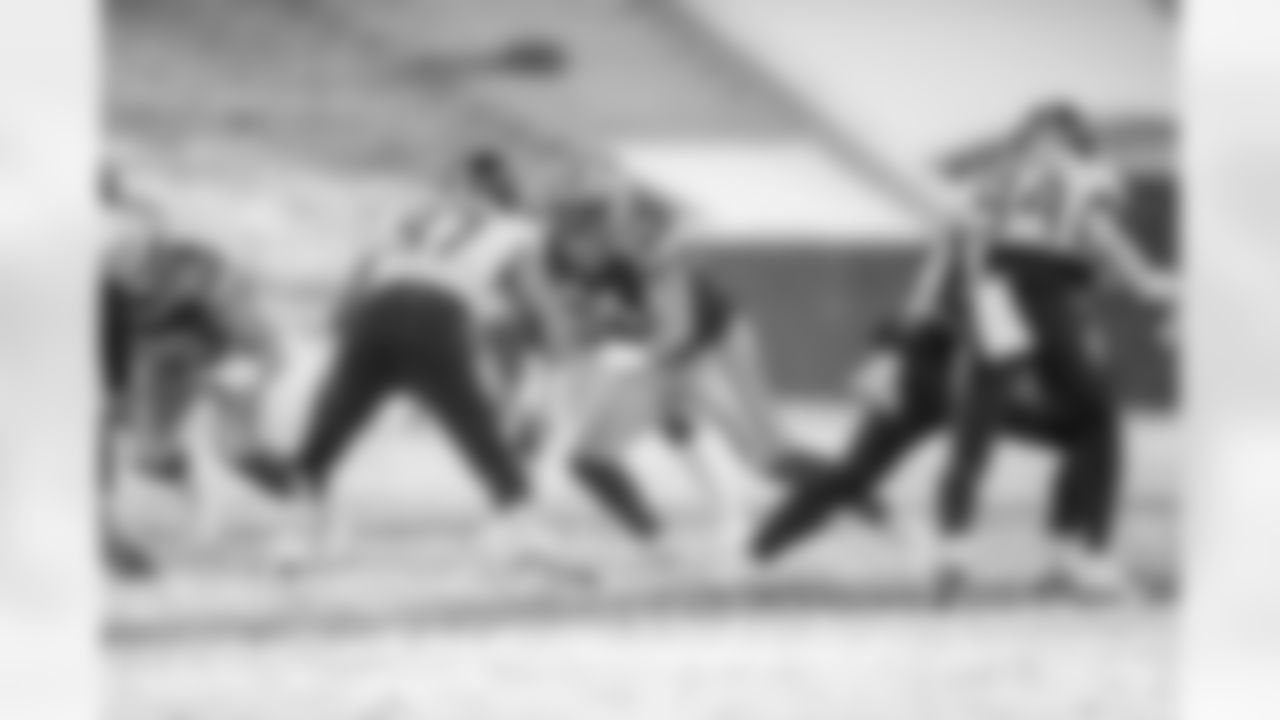 DL Dean Lowry