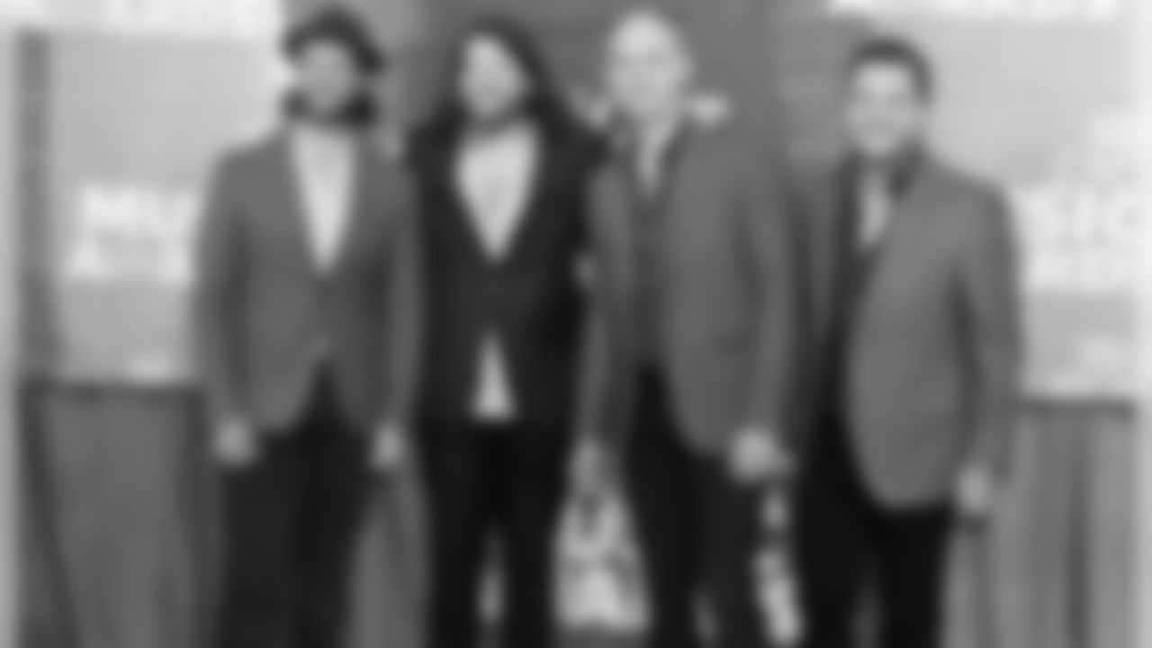 Eli Young Band – An American country music band made up of Mike Eli, James Young, Jon Jones and Chris Thompson. They are best known for their hits "Crazy Girl" and "Even If It Breaks Your Heart."