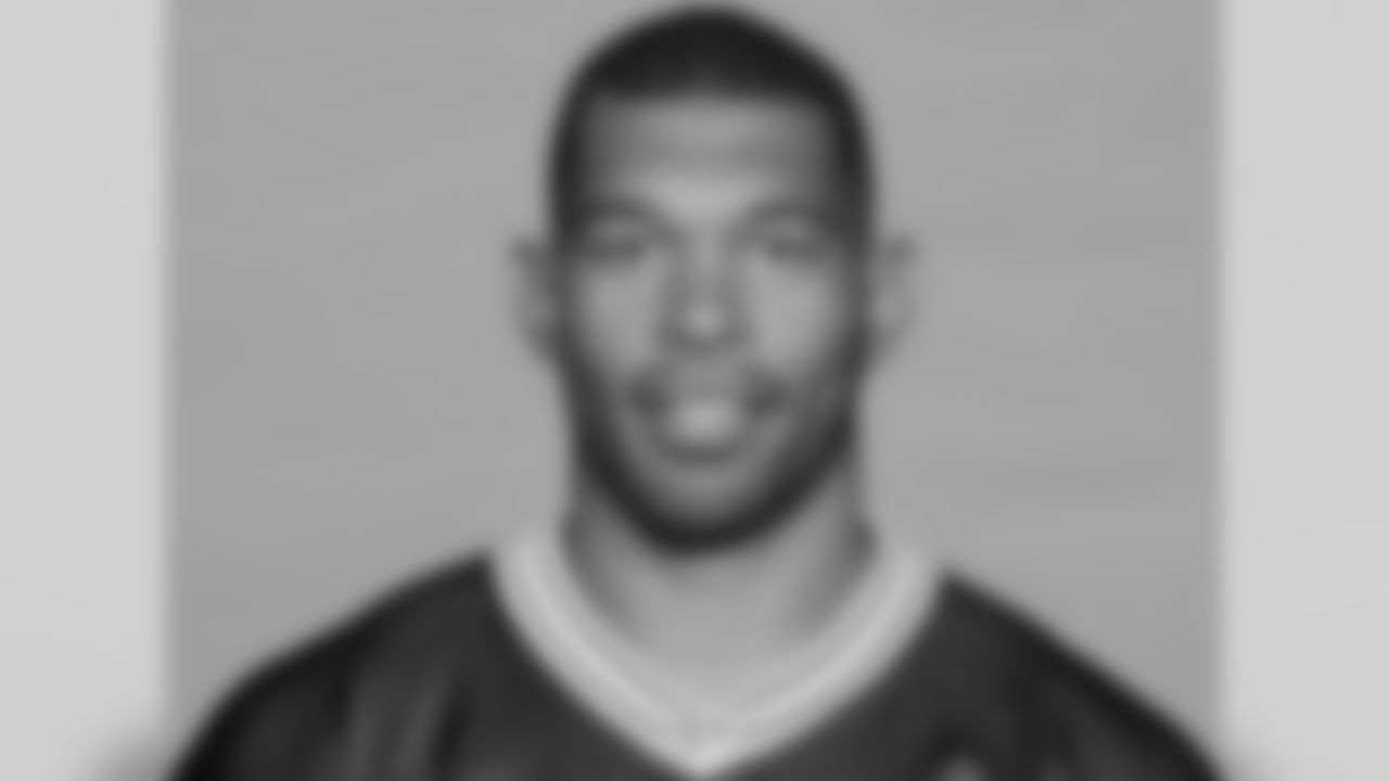 Julius Peppers, LB/DE #56