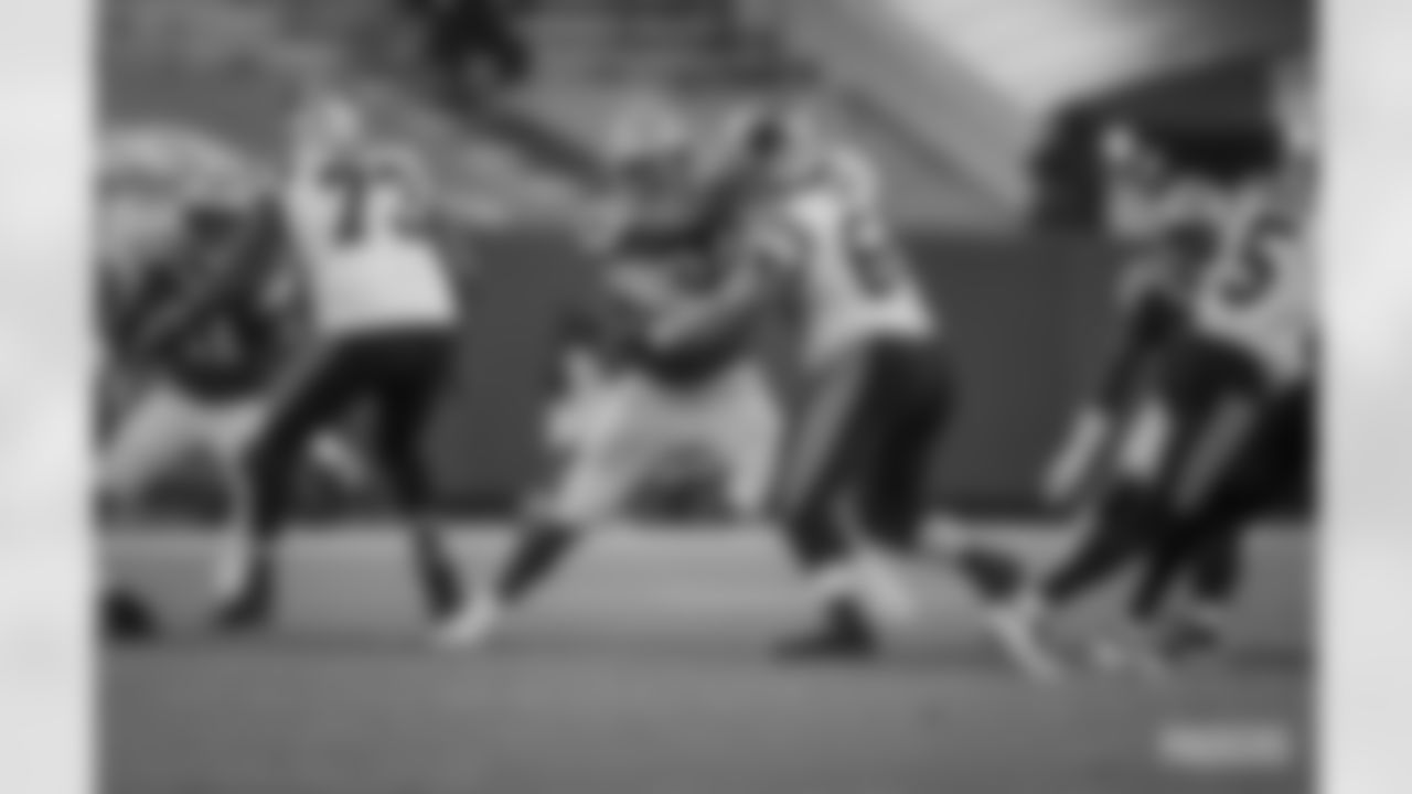 DL Dean Lowry