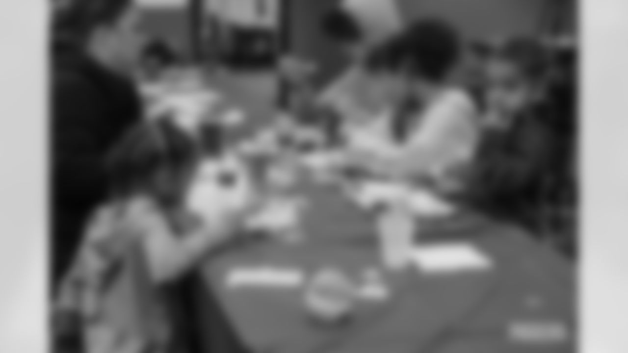 221123-thanksgiving-meal-2560031