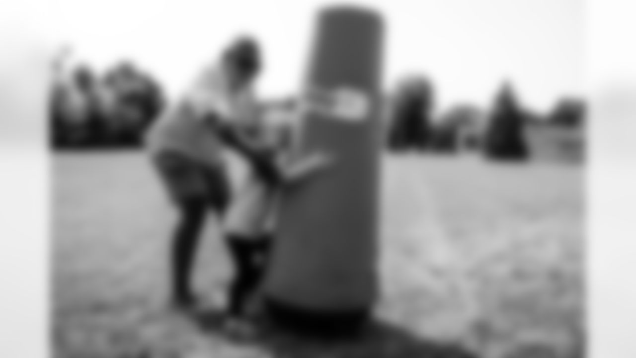 220913-football-outreach-gallery-2560030