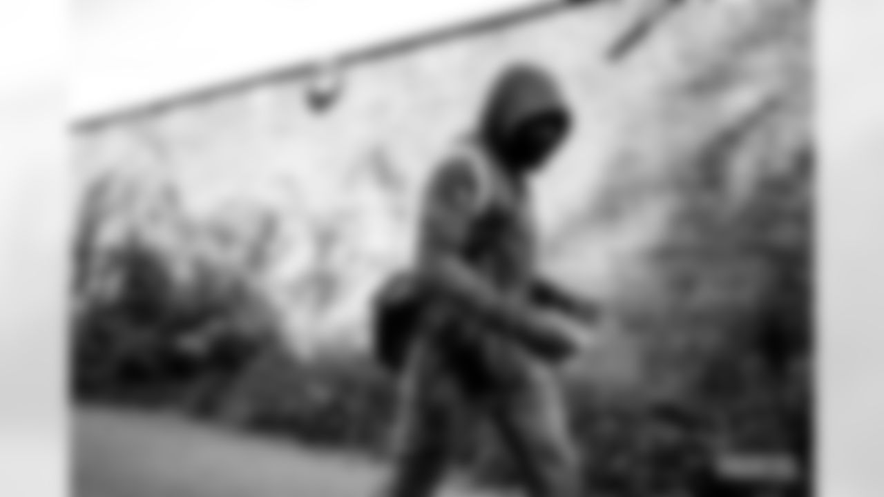 221007-evan-gallery-2560076