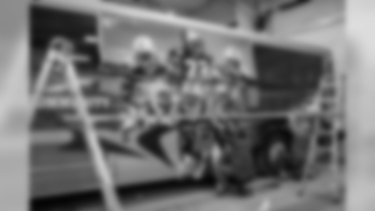 190408-tailgate-tour-bus-wrap-04