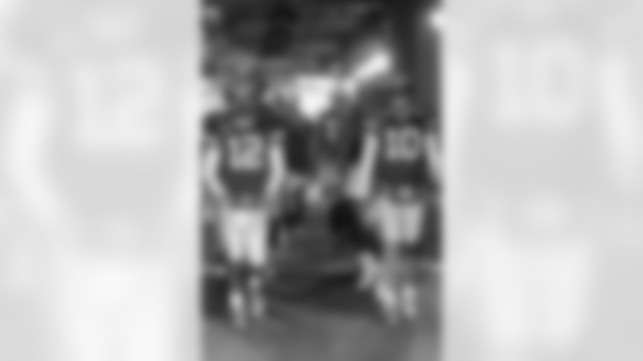 Green Bay Packers enter onto the field prior to an NFL football game against the Seattle Seahawks on Sunday, November 14, 2021 in Green Bay, Wisconsin. (Todd Rosenberg/NFL)