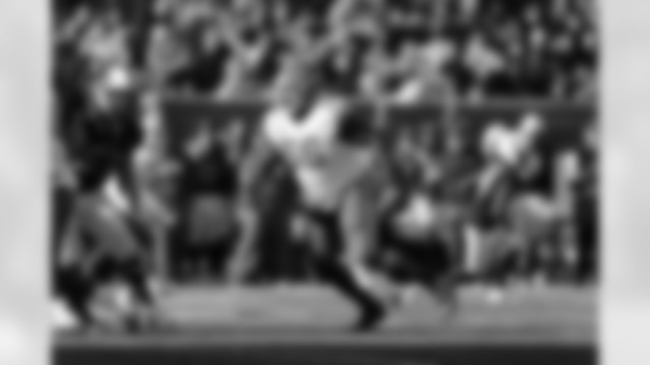 93 - DL T.J. Slaton, Florida