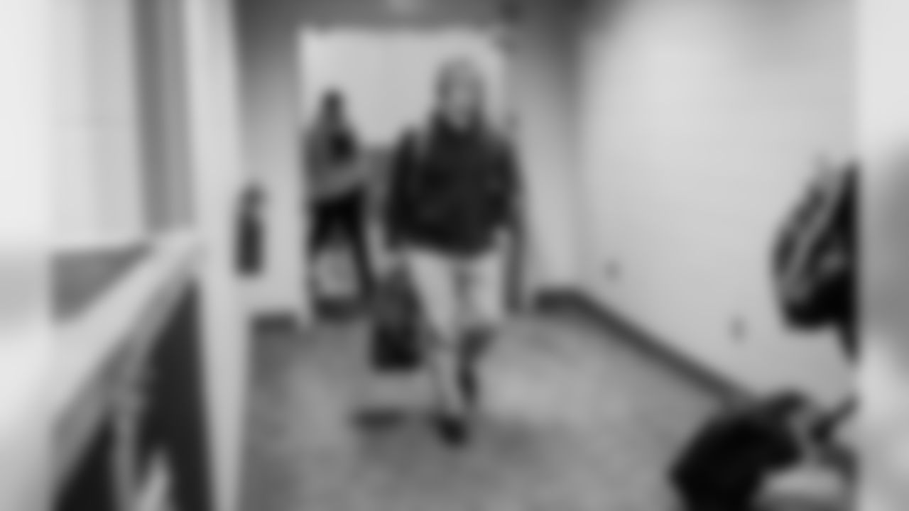 191201-packers-arrive-NYG-1-bobber-12