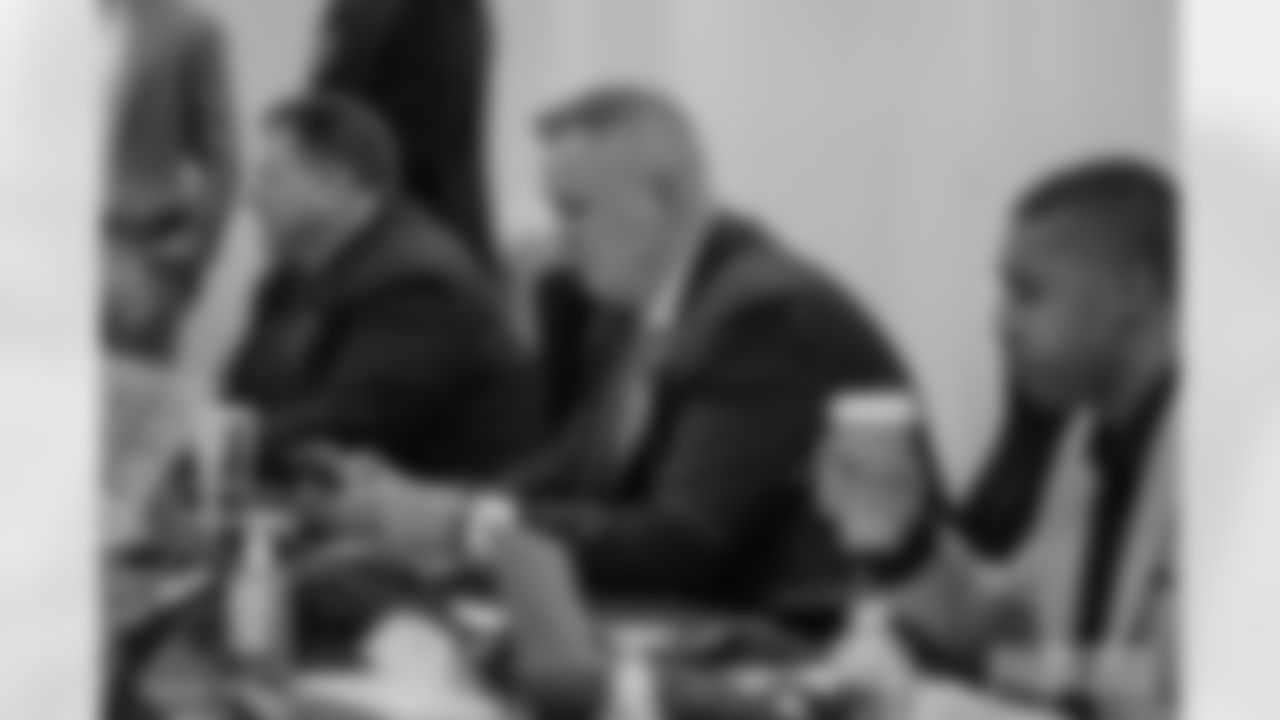 230427-draft-room-gallery-2560-14