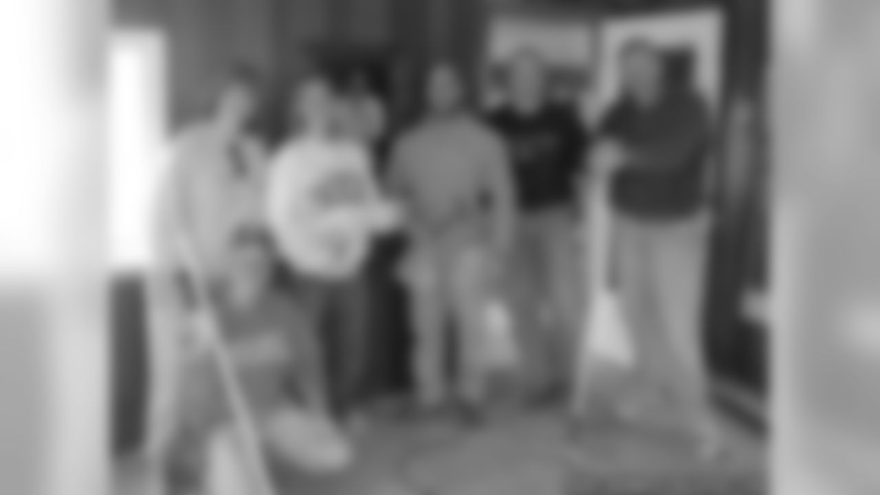 Packers Employees Help Renovate Local Home (Day 2)