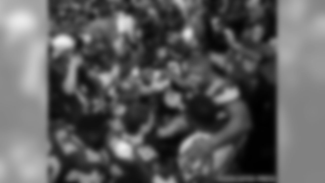 Photo Tribute To Reggie White