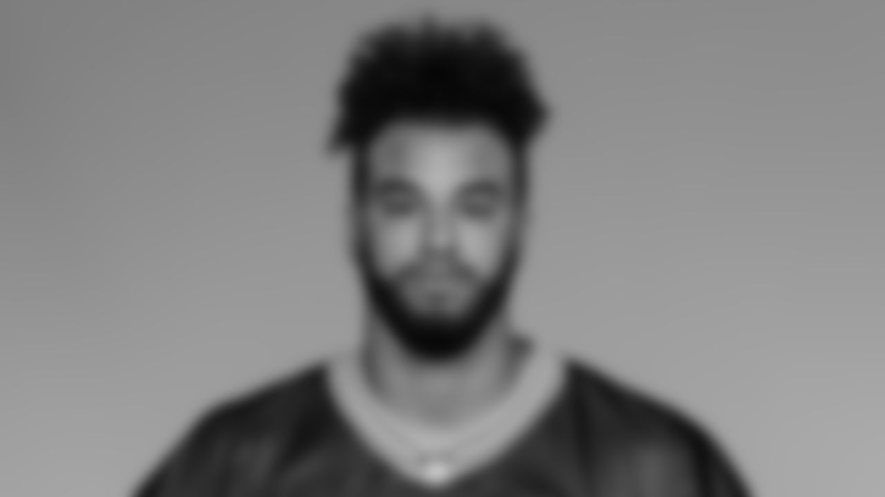 LB Greg Roberts