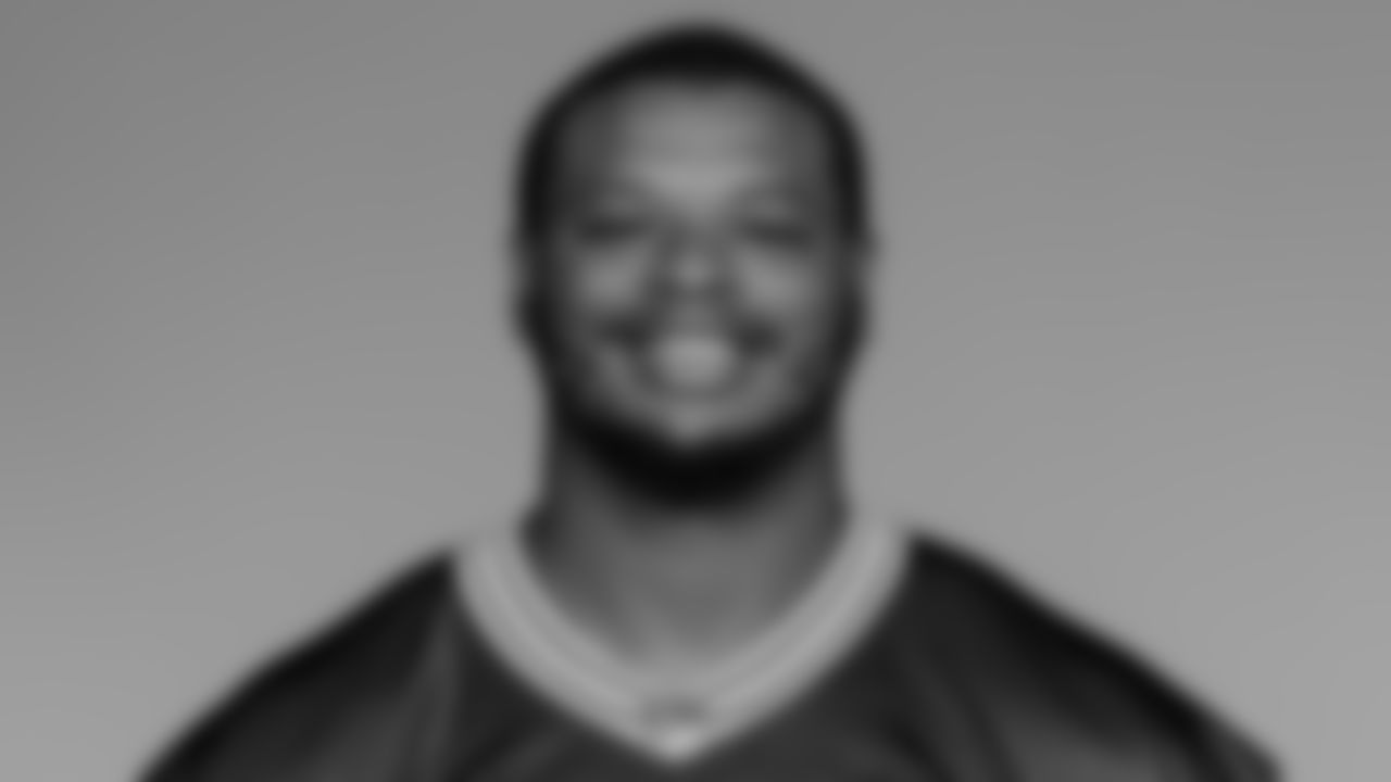 DL Deon Simon