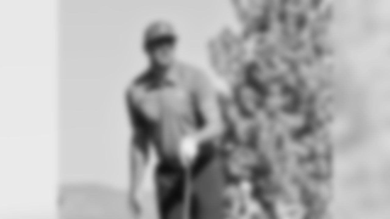 180727-rodgers-aaron-golf-02