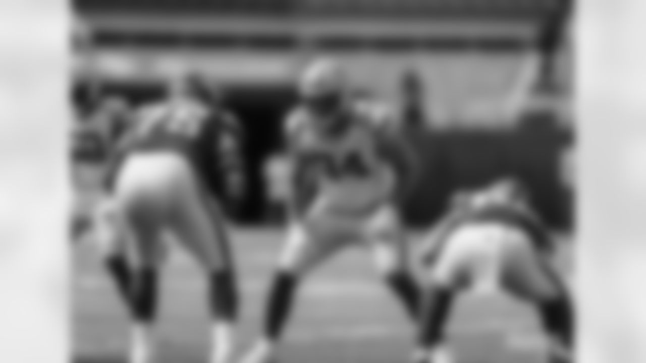 DL Dean Lowry