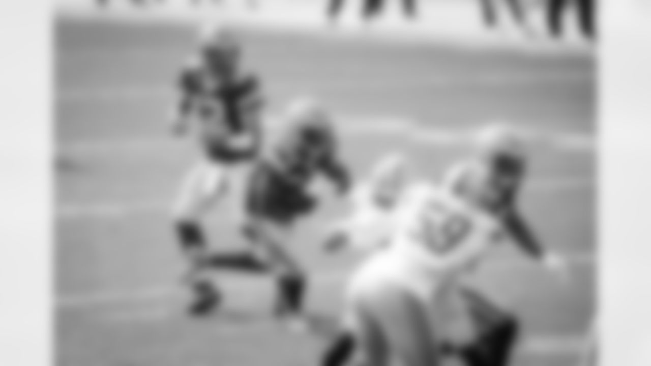 RB Aaron Jones