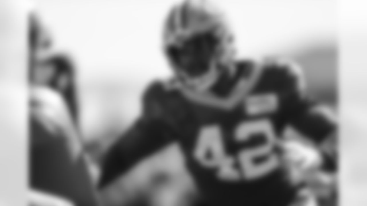 LB Oren Burks