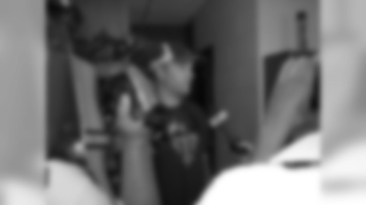 100729-playerarrive