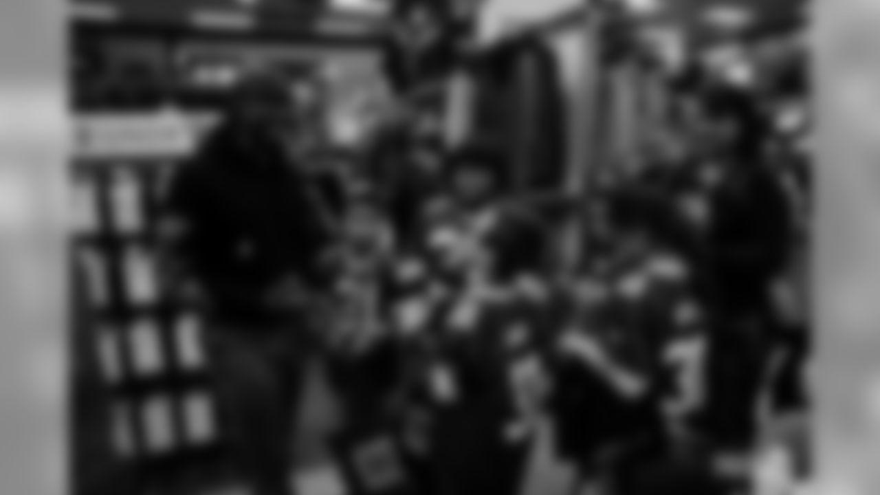 191213-adrian-amos-shop-7