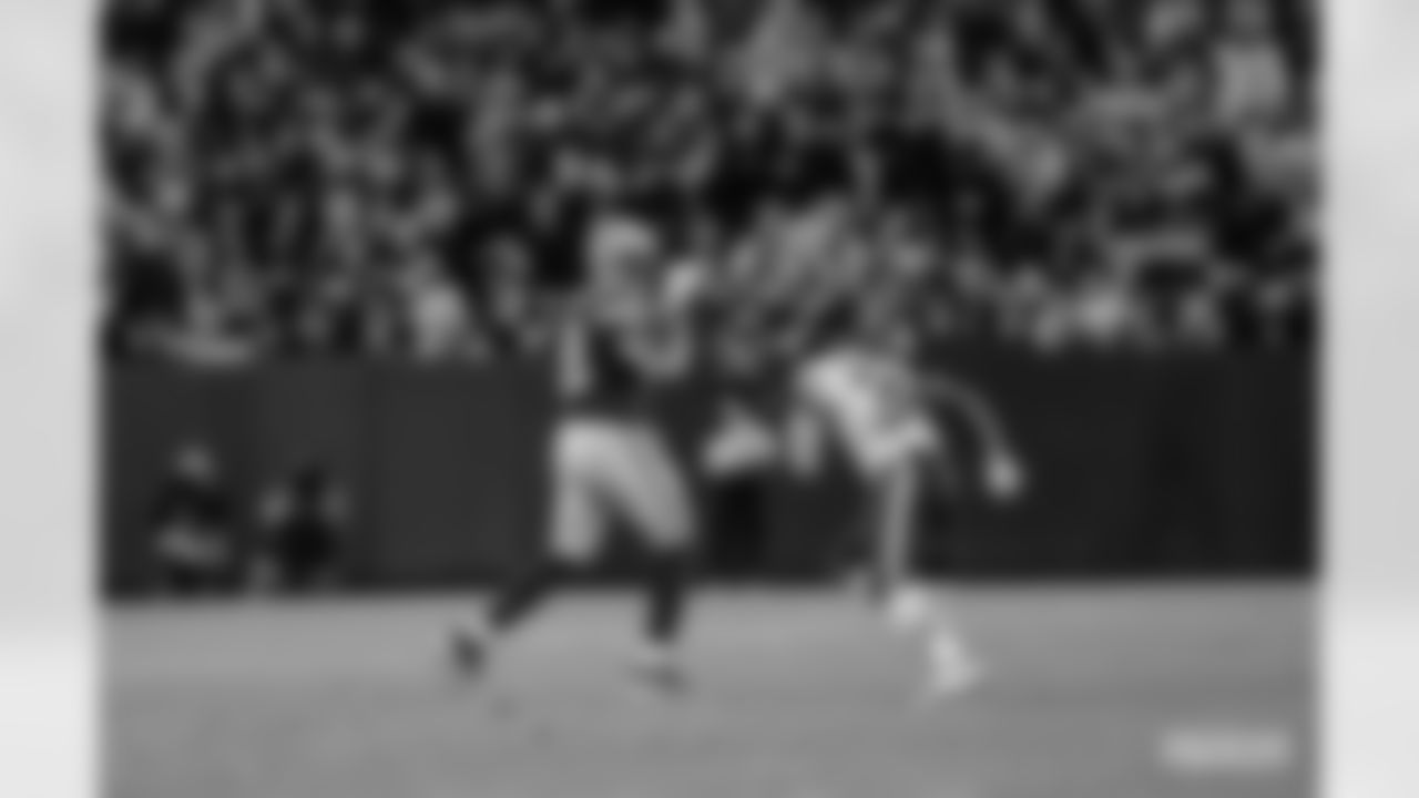TE Marcedes Lewis