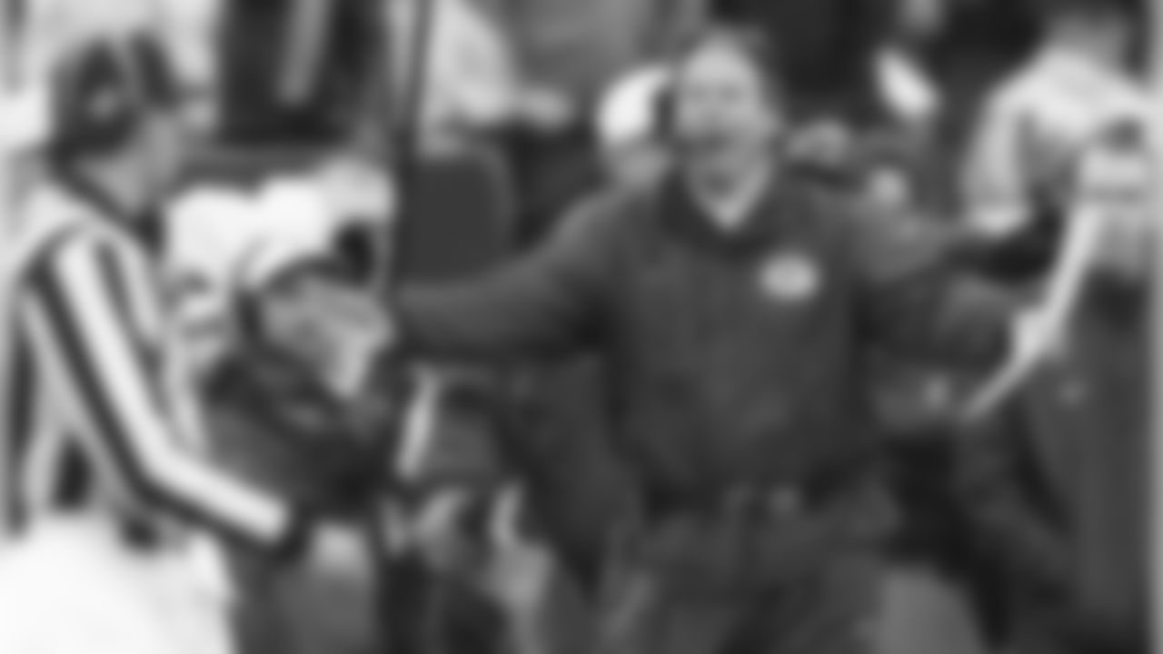Green Bay Packers coach Mike Holmgren reacts to an official's call.