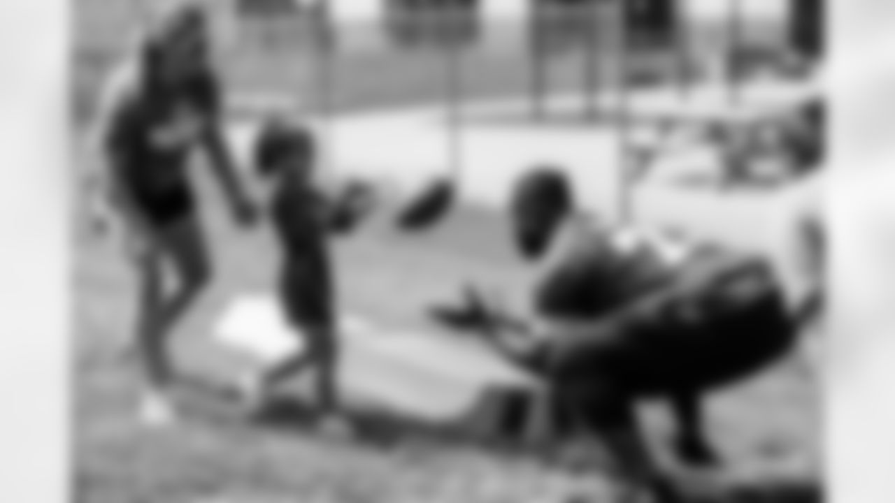 220913-football-outreach-gallery-2560035