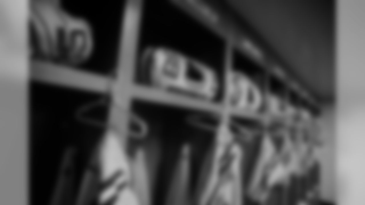 181007-locker-room-ford-field-bobber-16
