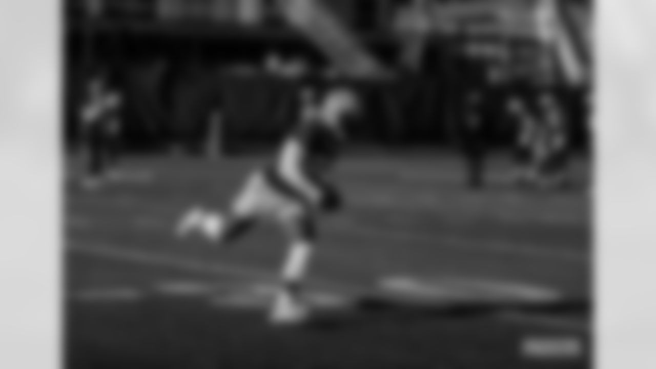 221123-evan-practice-gallery-2560019