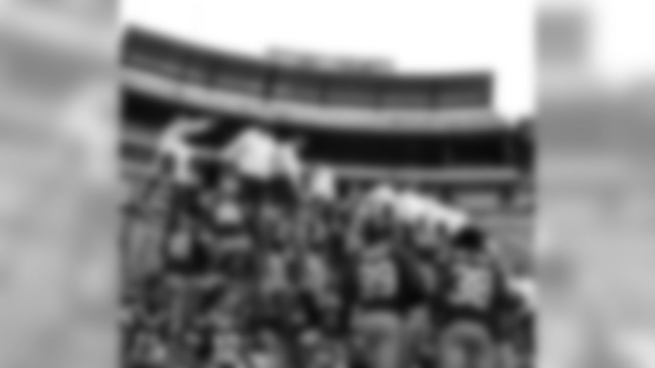 Packers line up for official team photo