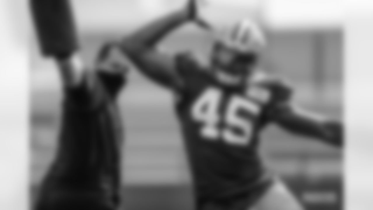 LB Delontae Scott